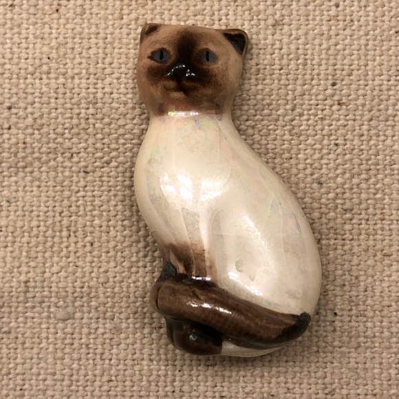 Avon Jewelry - Brooch Pin.